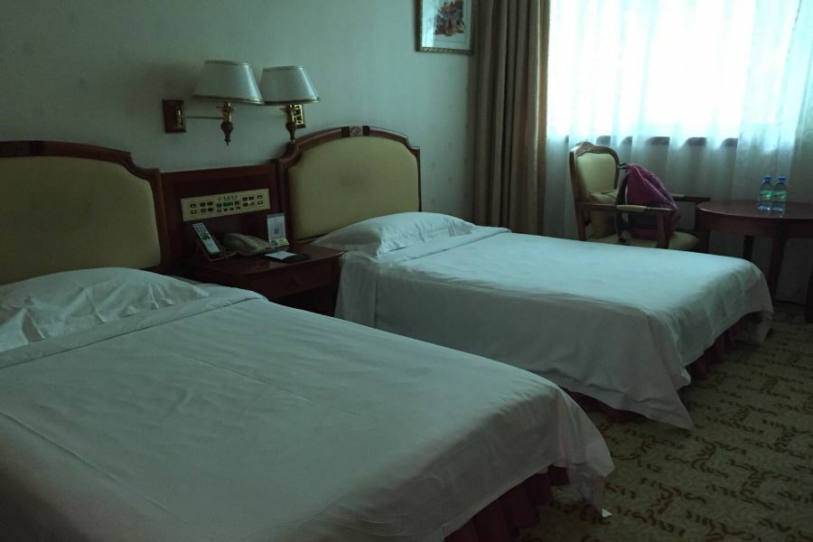 Phoenix Hotel Nanning Exteriör bild